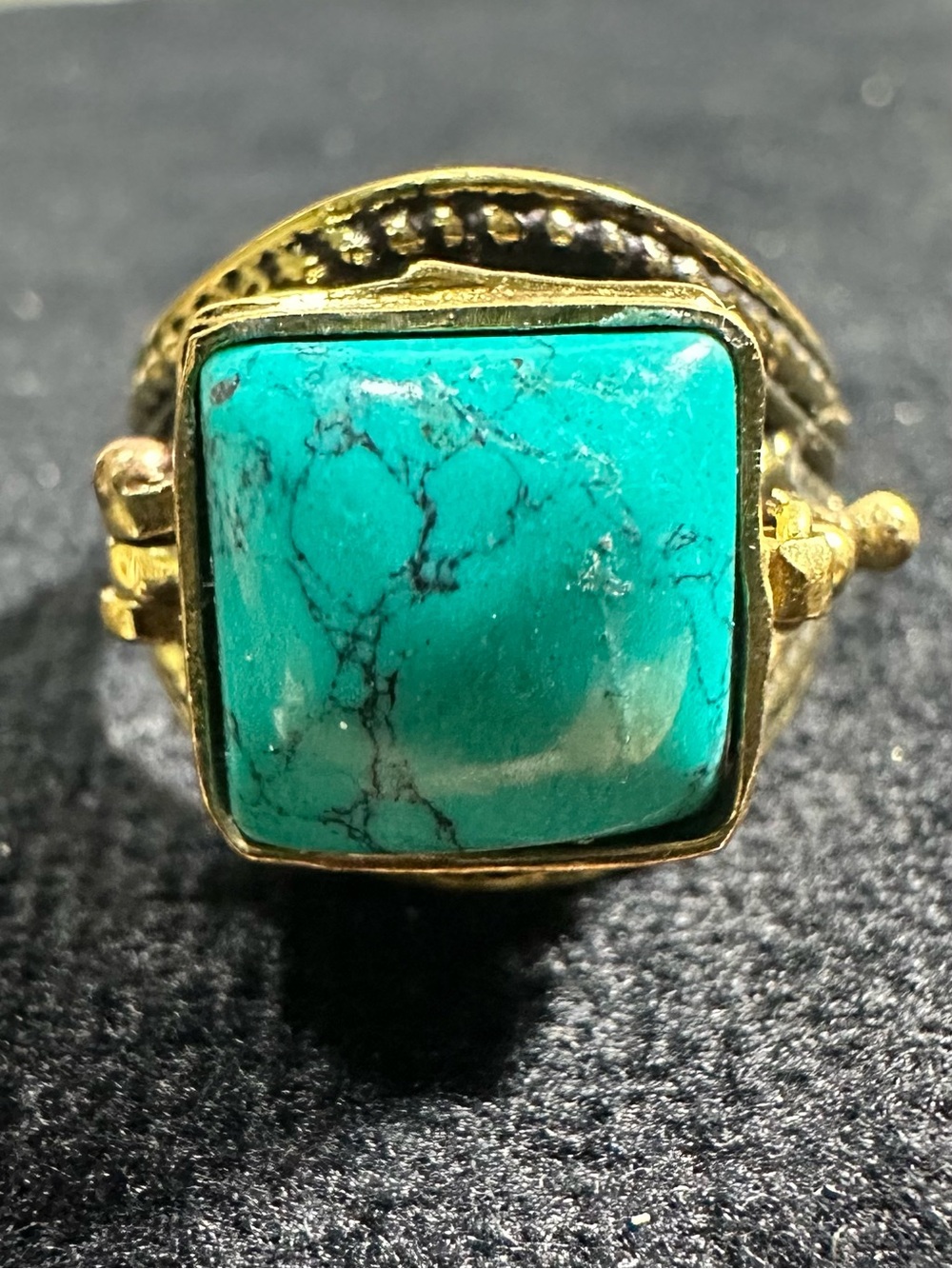 Vtg: *Unisex* Brass & Turquoise Poison Ring